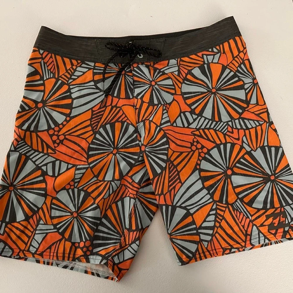 Billabong platinum board shorts size medium